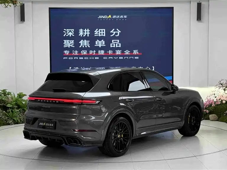 Porsche Cayenne — миниатюра 12