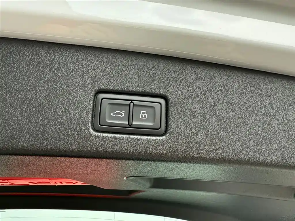 Audi Q4 e-tron — миниатюра 13