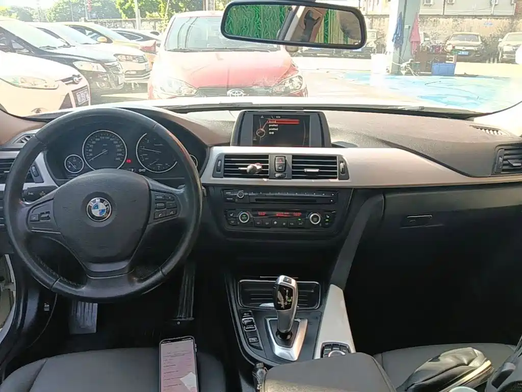 BMW 3 Series — миниатюра 10