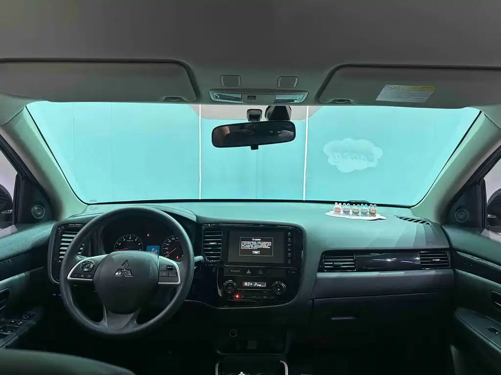 Mitsubishi Outlander — миниатюра 10