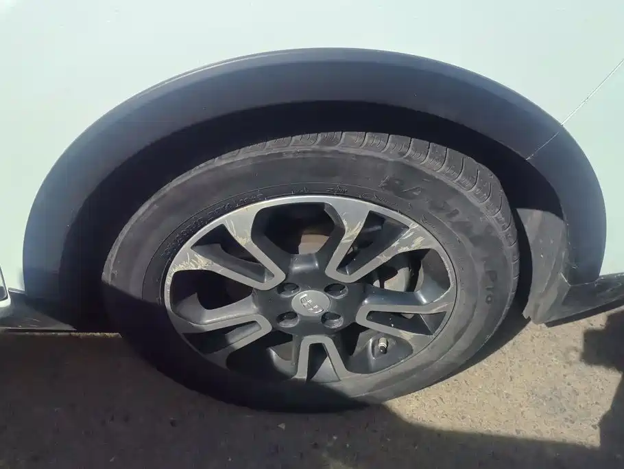 Geely Vision X3 — миниатюра 6