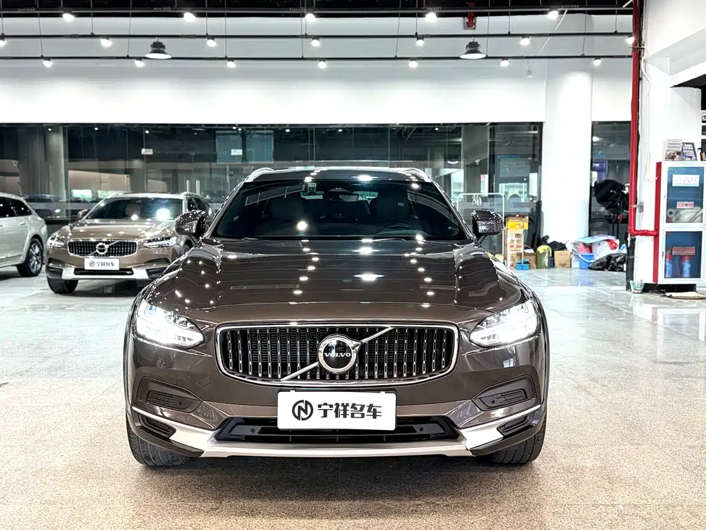 Volvo V90 2024 Cross Country B5 AWD
