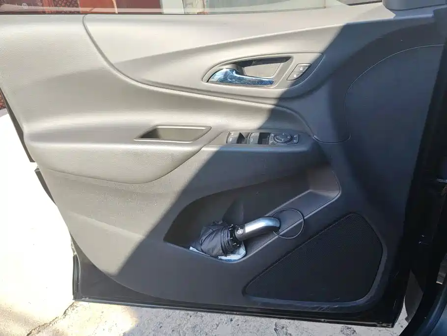 Chevrolet Equinox — миниатюра 7