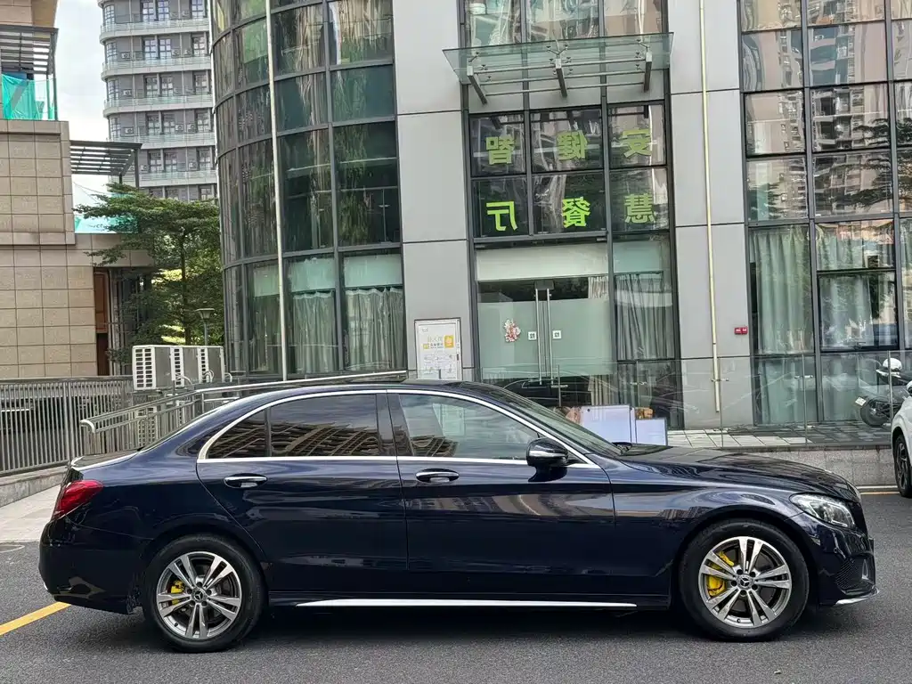 Mercedes-Benz C-Class — миниатюра 5