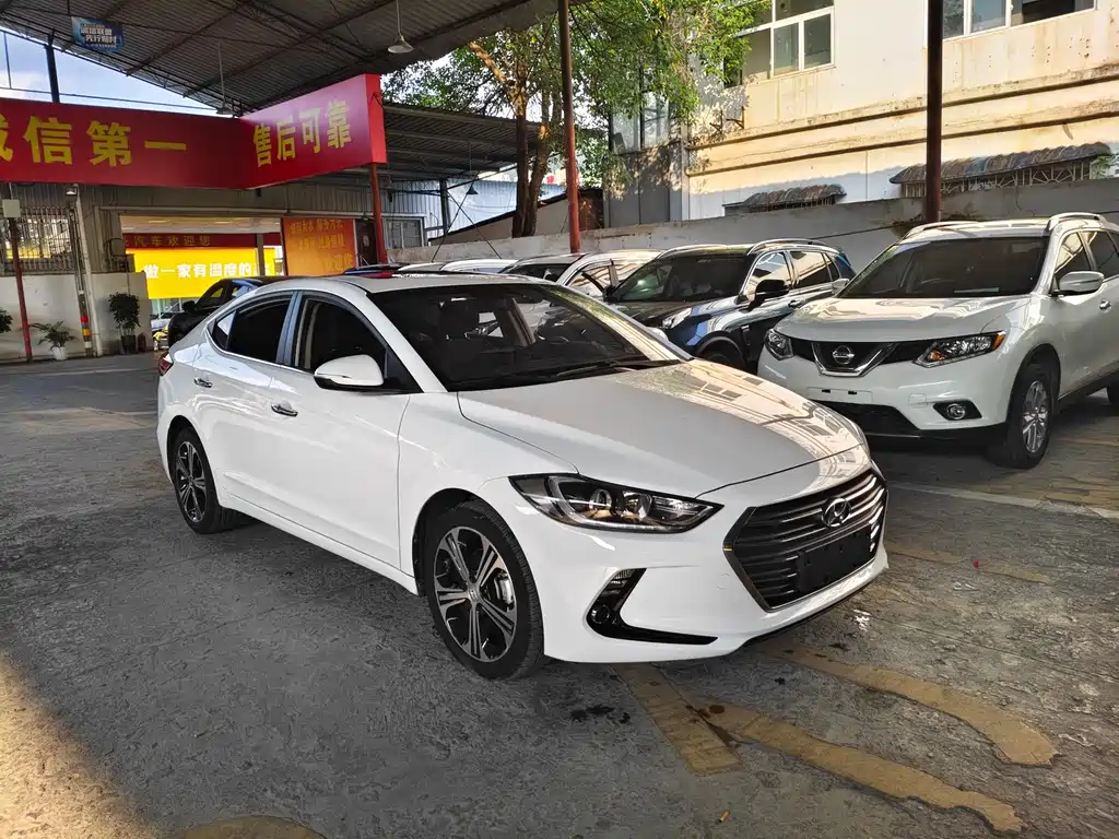 Hyundai Elantra — миниатюра 2