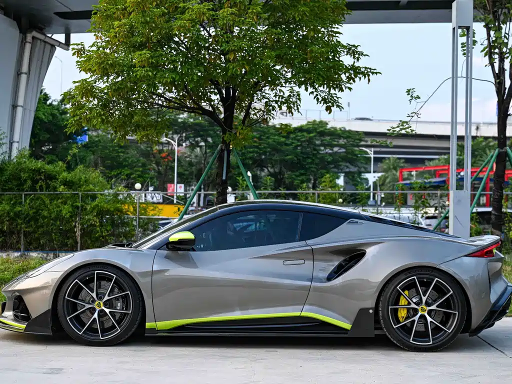 Lotus Emira — миниатюра 2