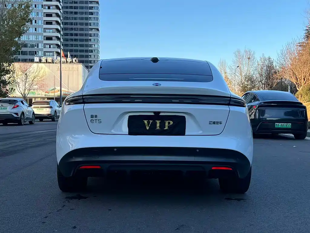 NIO NIO ET5