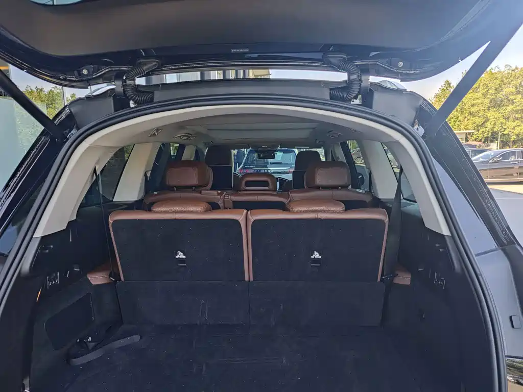 Mercedes-Benz GLS — миниатюра 40