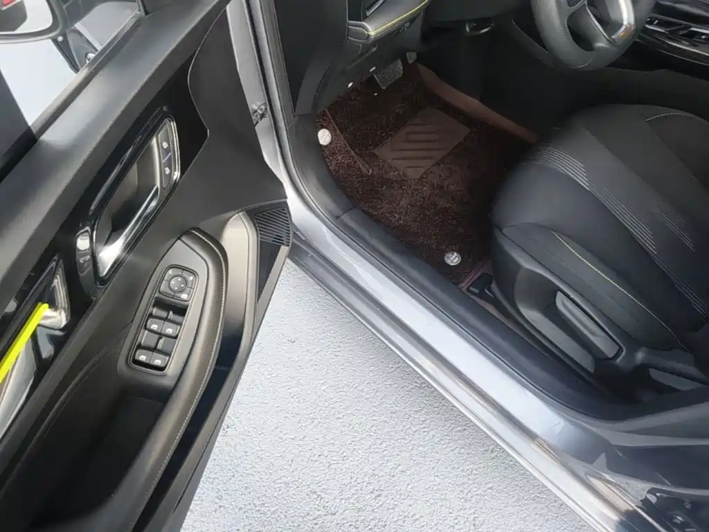 Roewe i5 — миниатюра 16