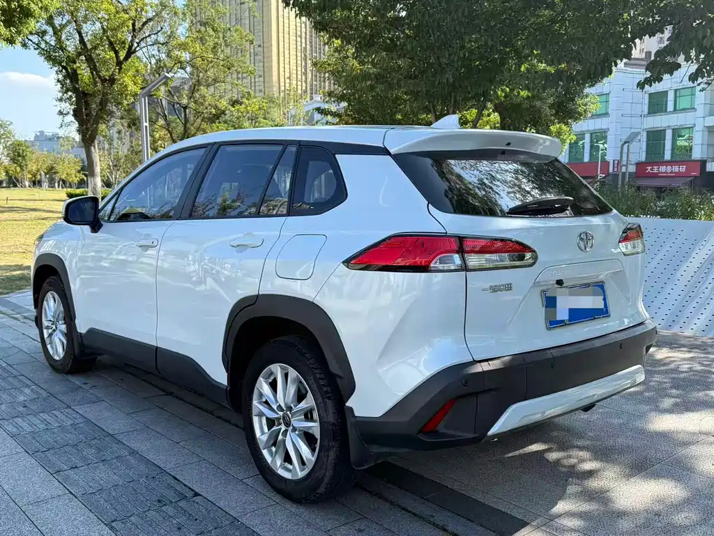 Toyota Corolla Cross — миниатюра 10