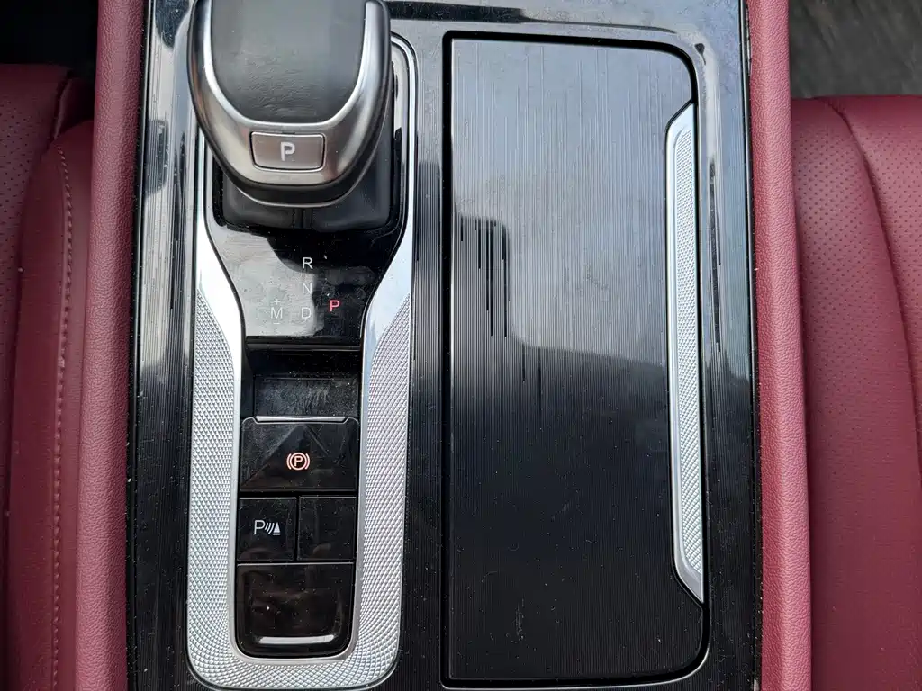 Hongqi Hongqi H5 — миниатюра 16