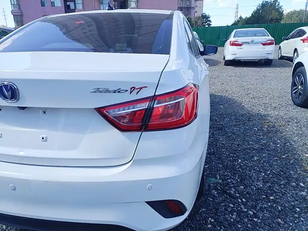 Changan Eado DT — миниатюра 8