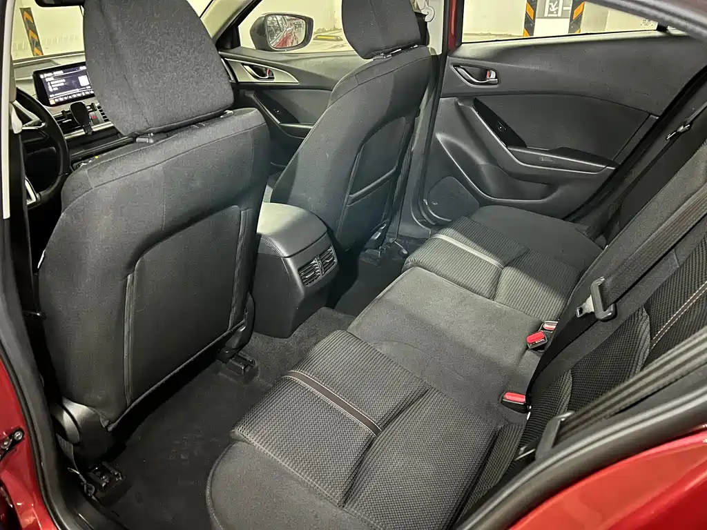 Mazda 3 Axela — миниатюра 9