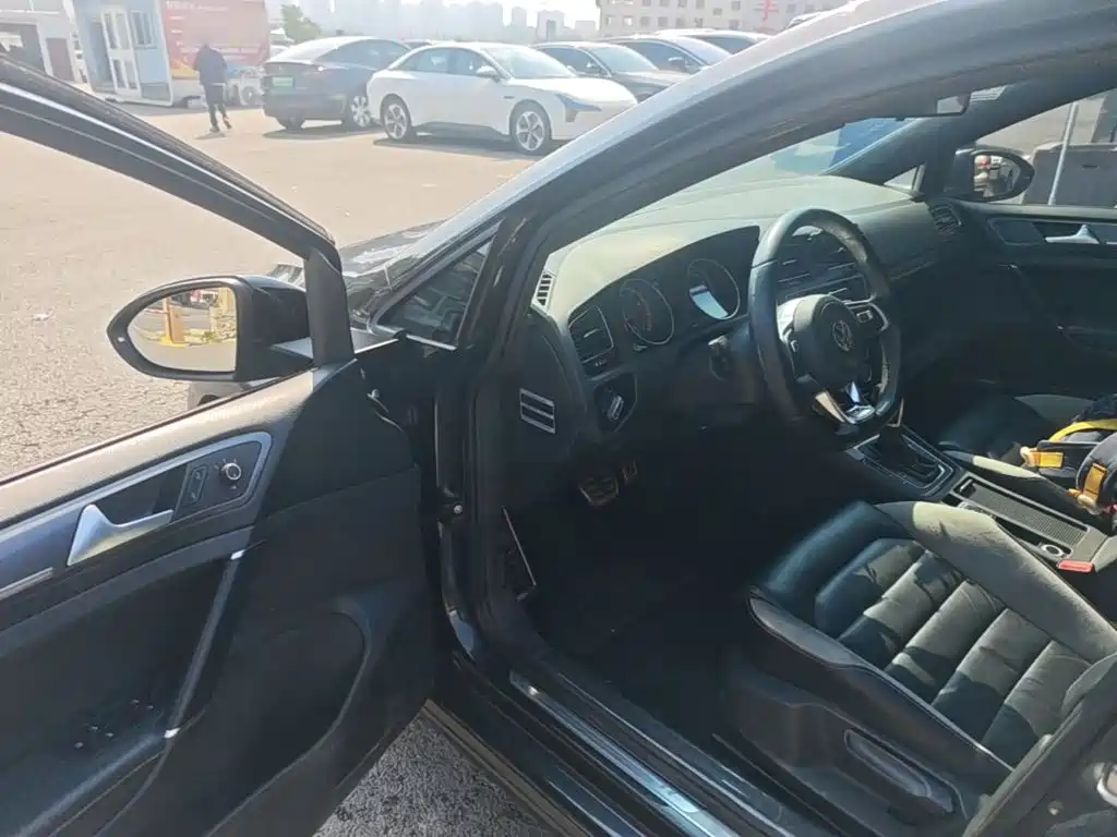 Volkswagen Golf — миниатюра 16
