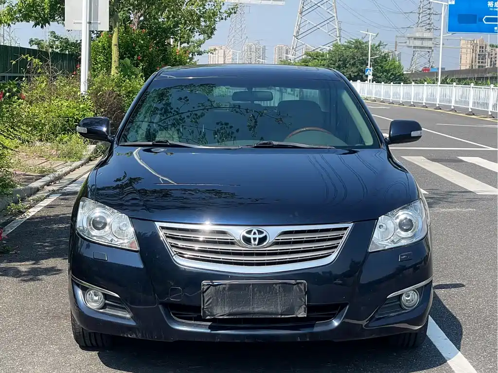 Toyota Camry — миниатюра 3