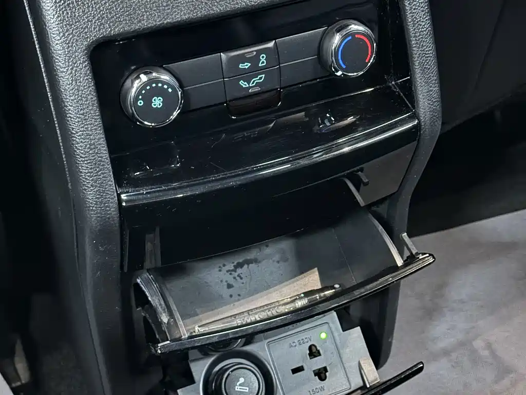 Ford Edge — миниатюра 18