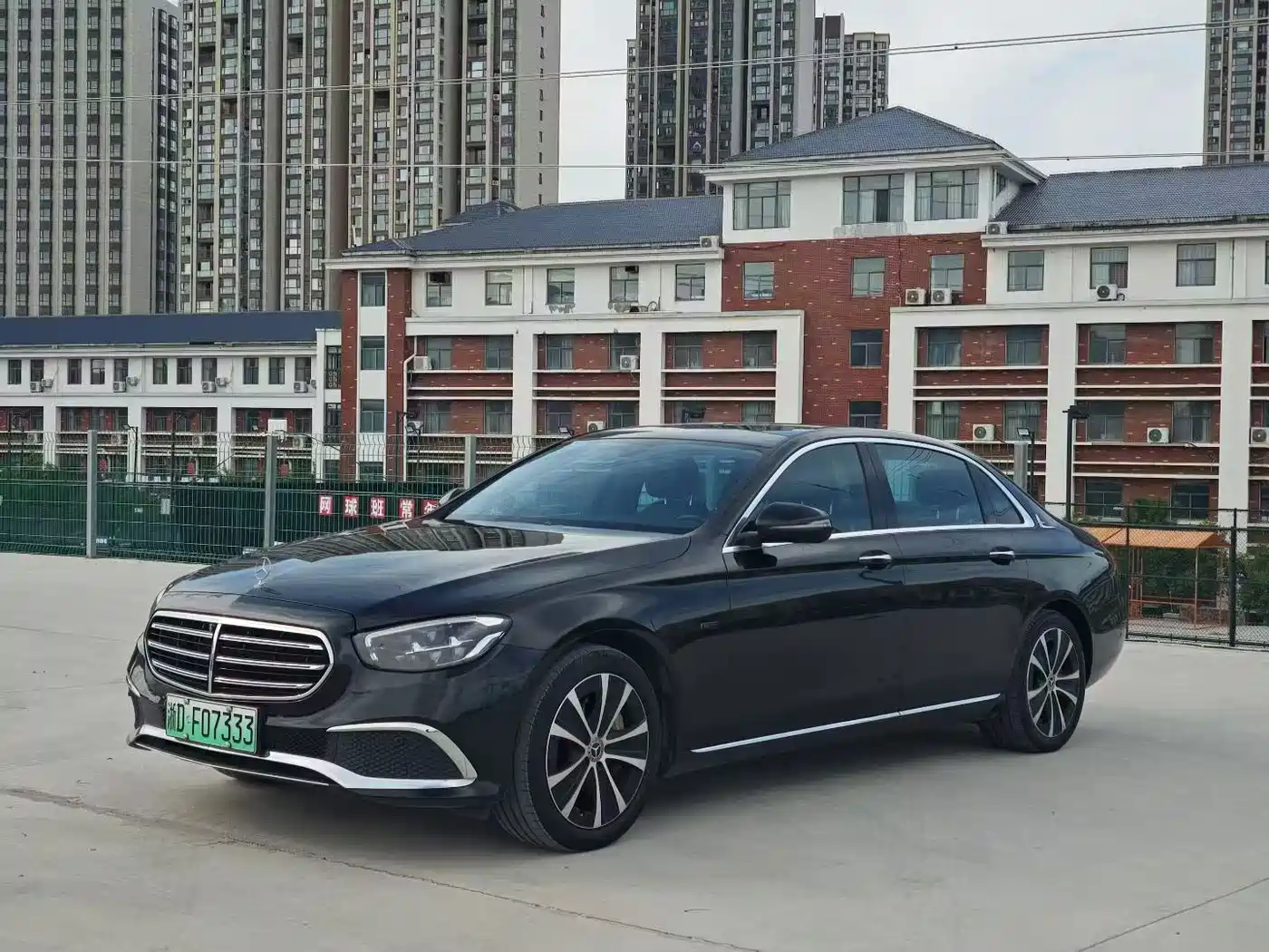 奔驰E级新能源 2021款 E 350 e L 插电式混合动力轿车 2021