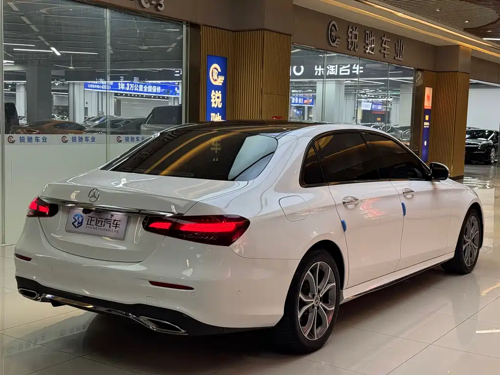 Mercedes-Benz E-Class — миниатюра 5