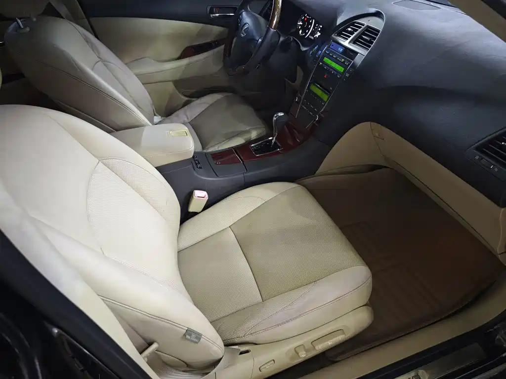 Lexus ES — миниатюра 6