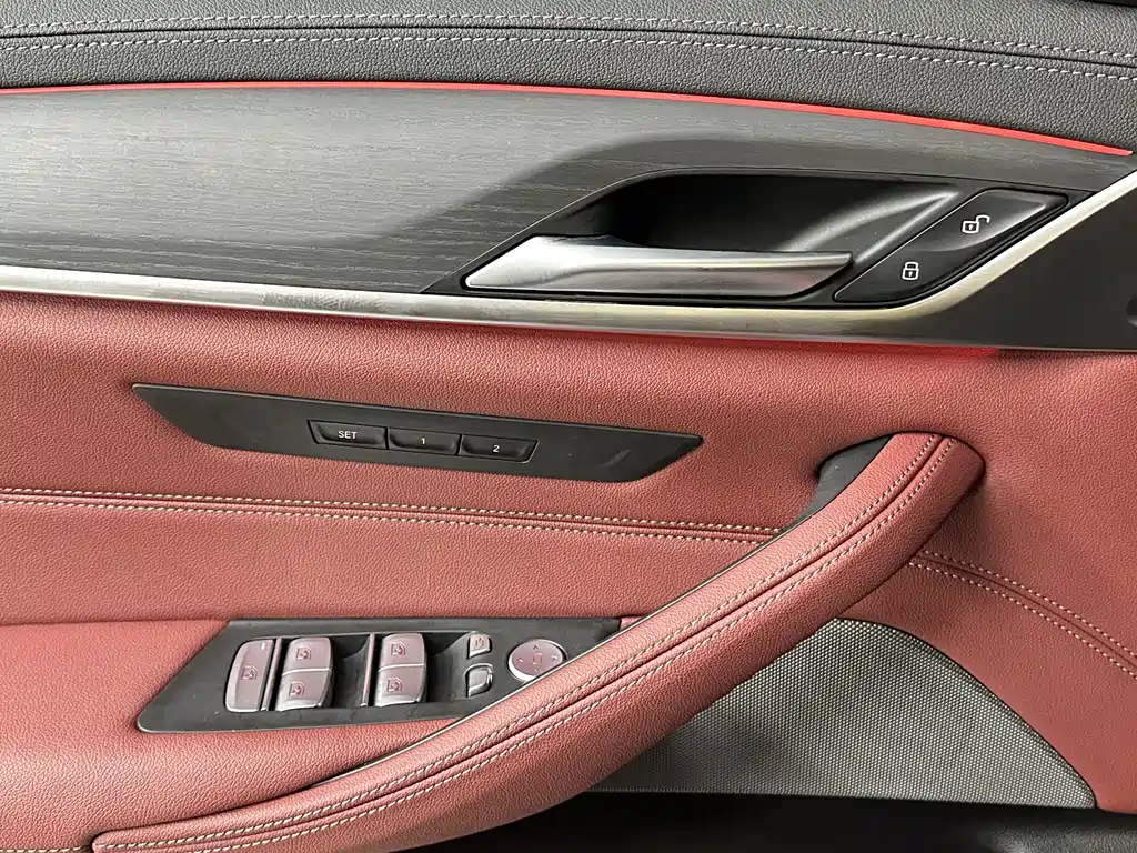 BMW 5 Series — миниатюра 21