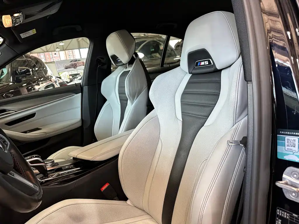 BMW M5 — миниатюра 9