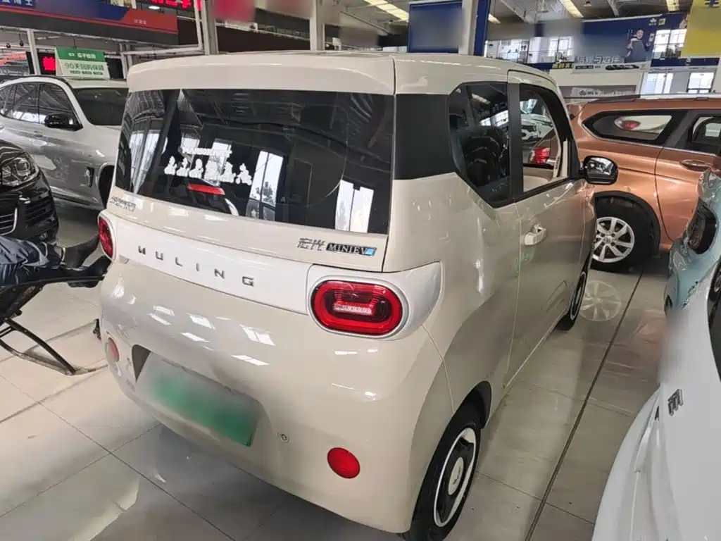 Wuling MINIEV — миниатюра 7