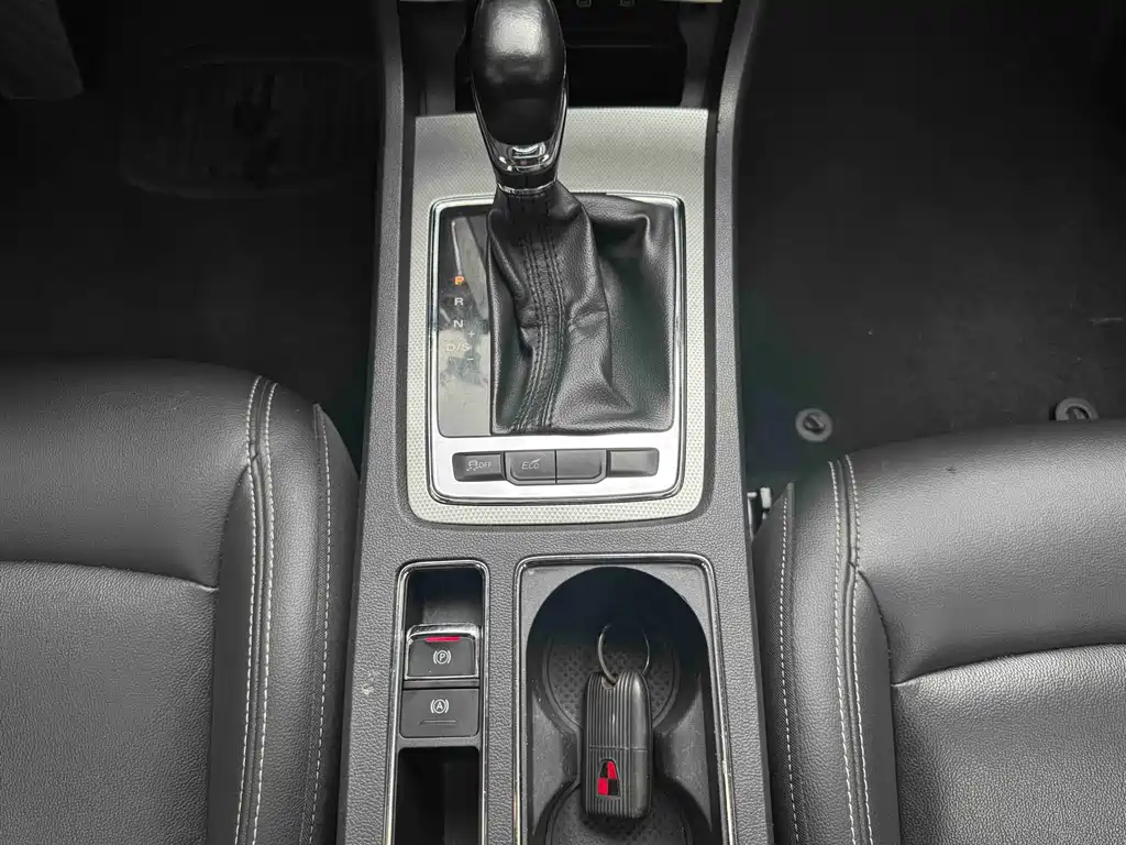 Roewe i6 Classic — миниатюра 14