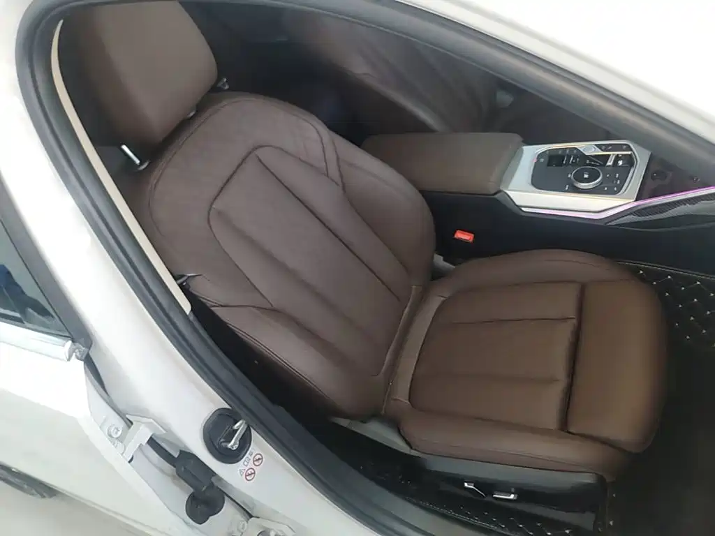 BMW 3 Series — миниатюра 25