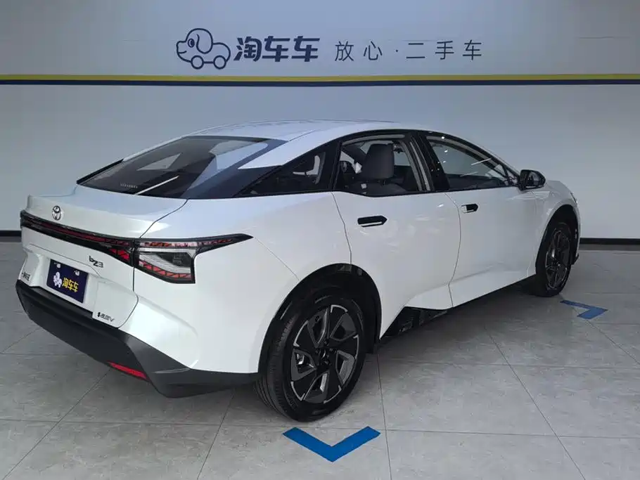 Toyota bZ3 — миниатюра 3