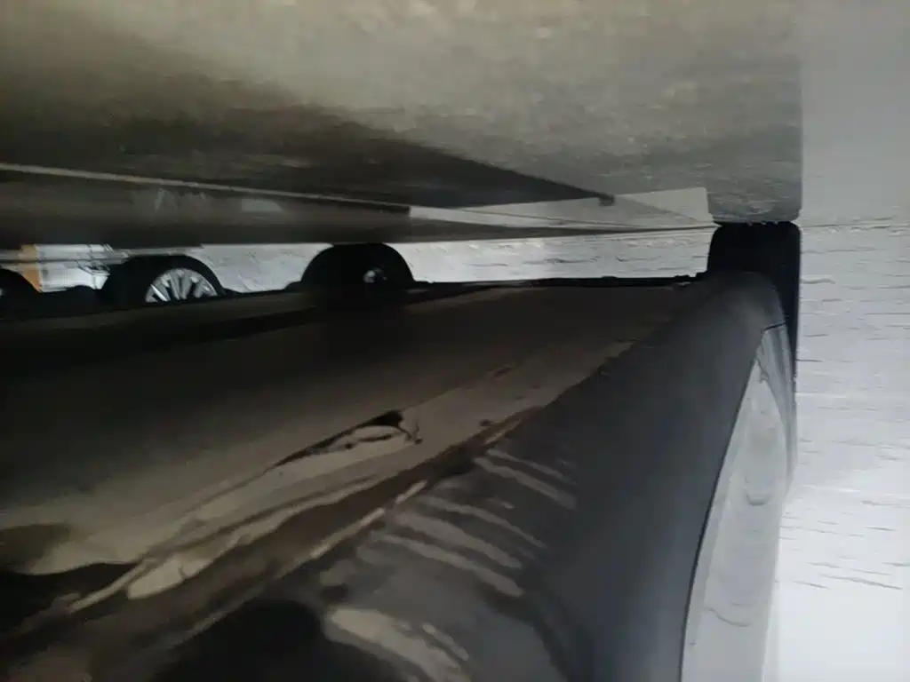 Tesla Model Y — миниатюра 21