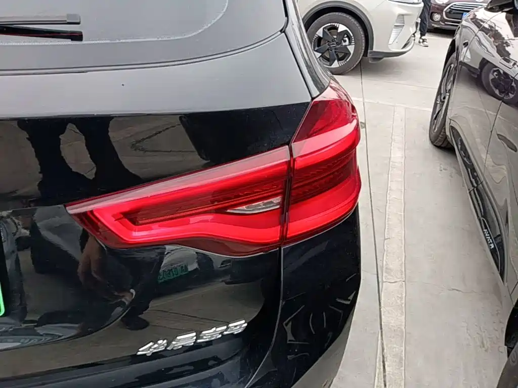 BMW iX3 — миниатюра 8
