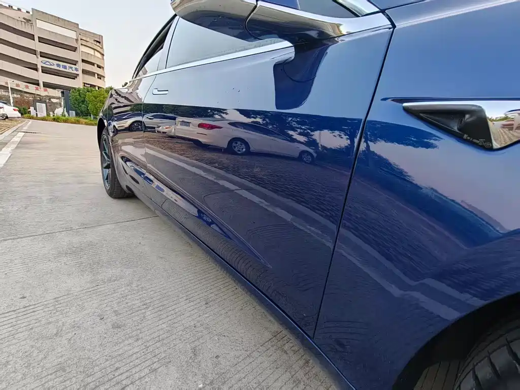 Tesla Model 3 — миниатюра 19