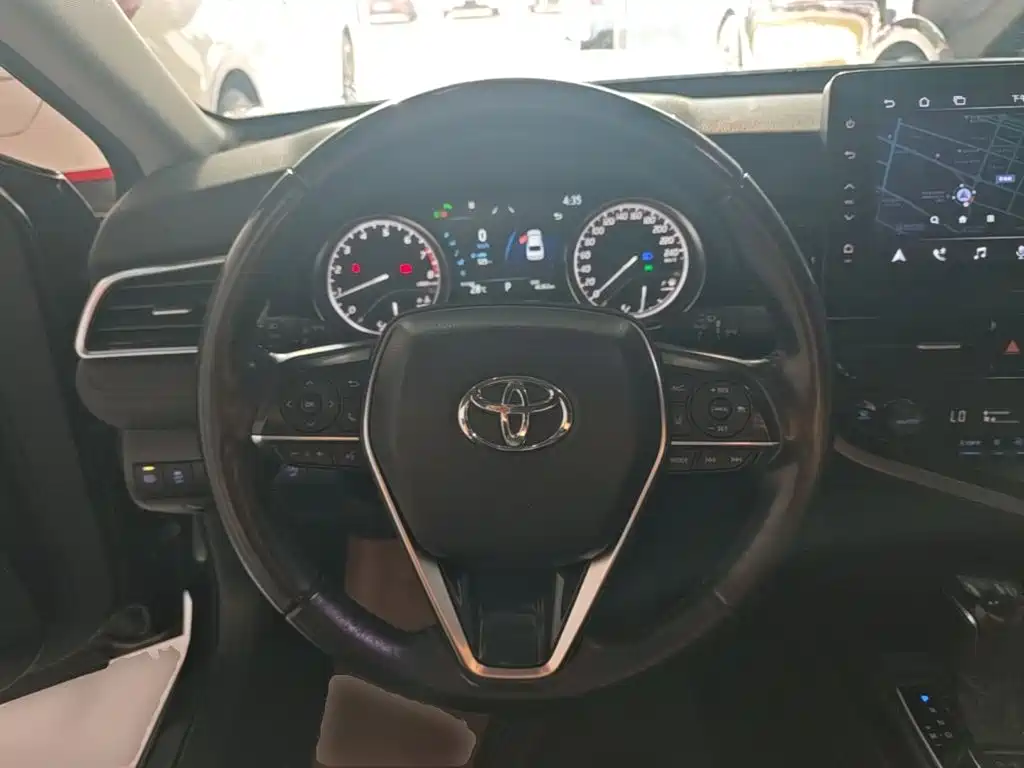 Toyota Camry — миниатюра 11