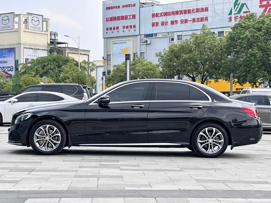 Mercedes-Benz C-Class — миниатюра 6