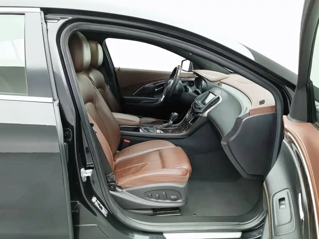 Buick LaCrosse — миниатюра 23