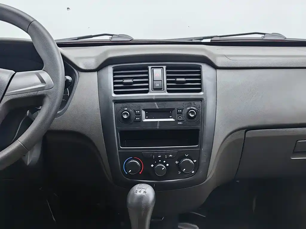 Wuling Rongguang S — миниатюра 12
