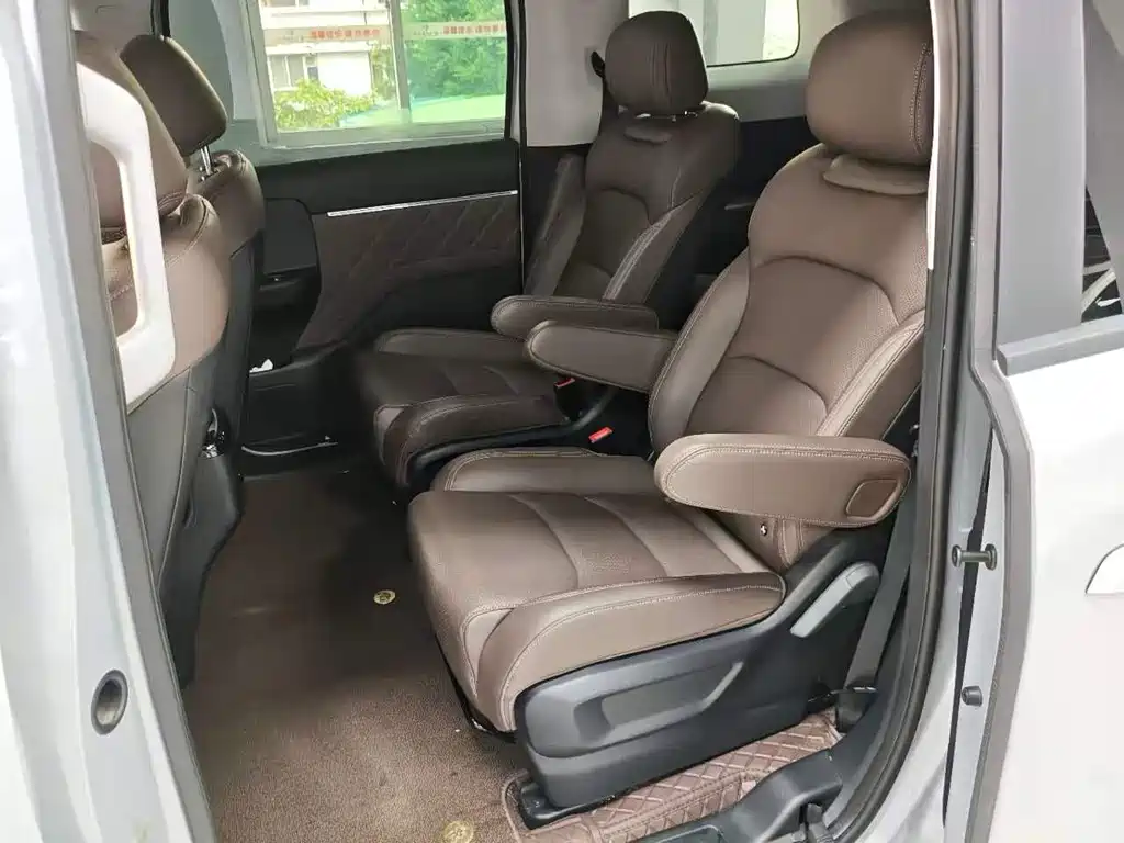 Wuling Звездный свет 730 Новая энергия — миниатюра 8