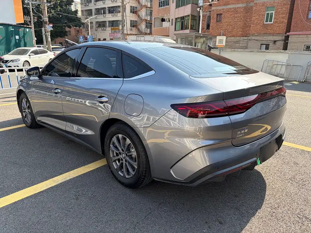 BYD QIN L