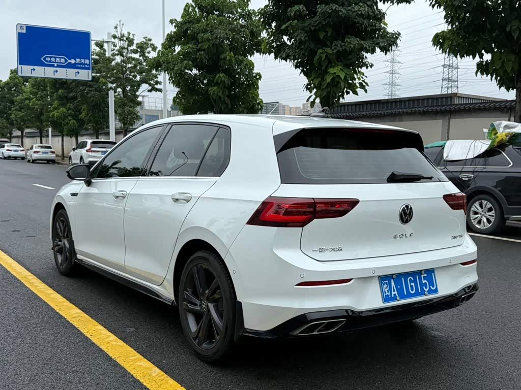 Volkswagen Golf 1.4 л 2022 г. Белый, пробег 41000 км
