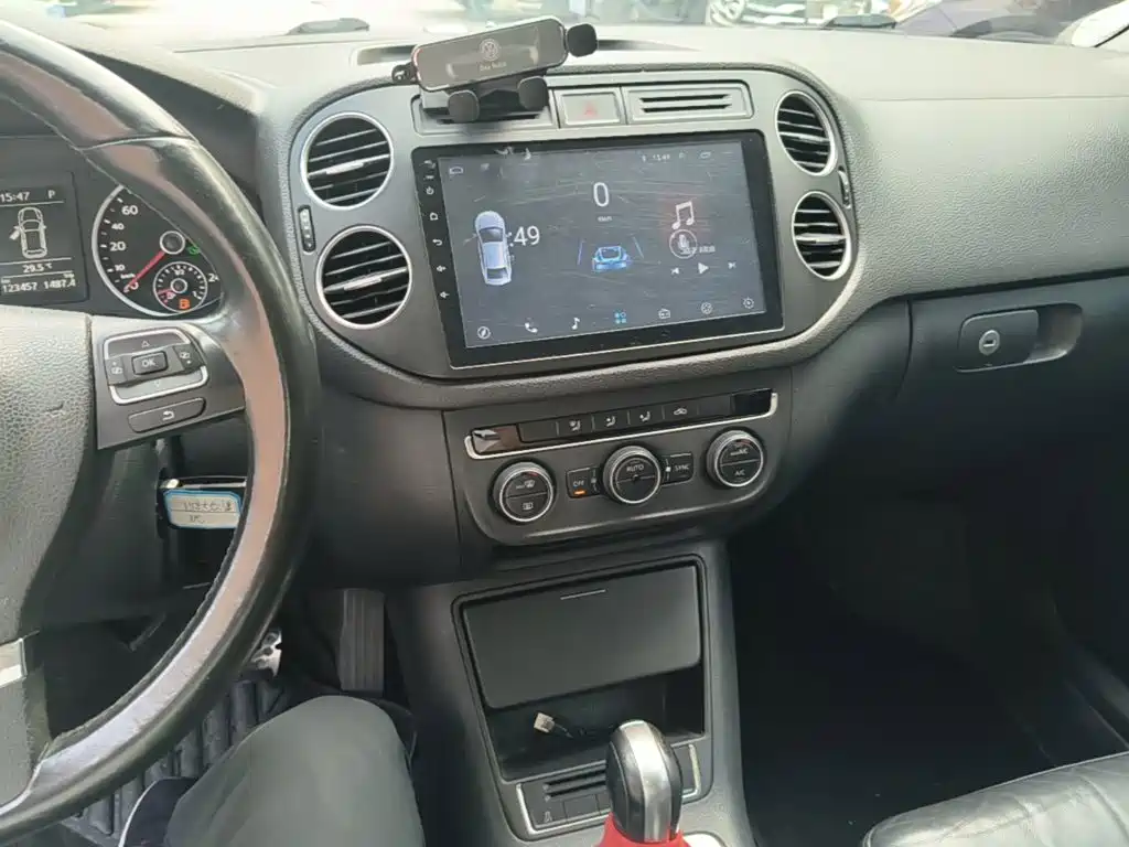 Volkswagen Tiguan — миниатюра 13