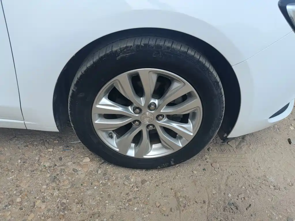 Buick Excelle — миниатюра 24