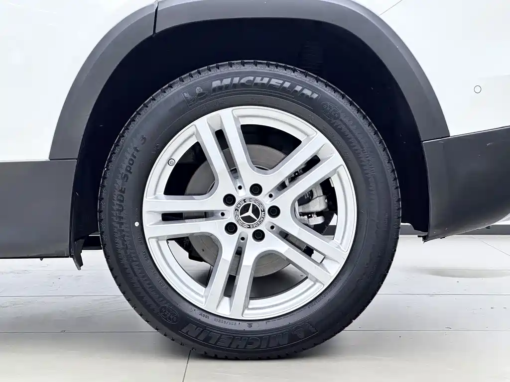 Mercedes-Benz GLB — миниатюра 13