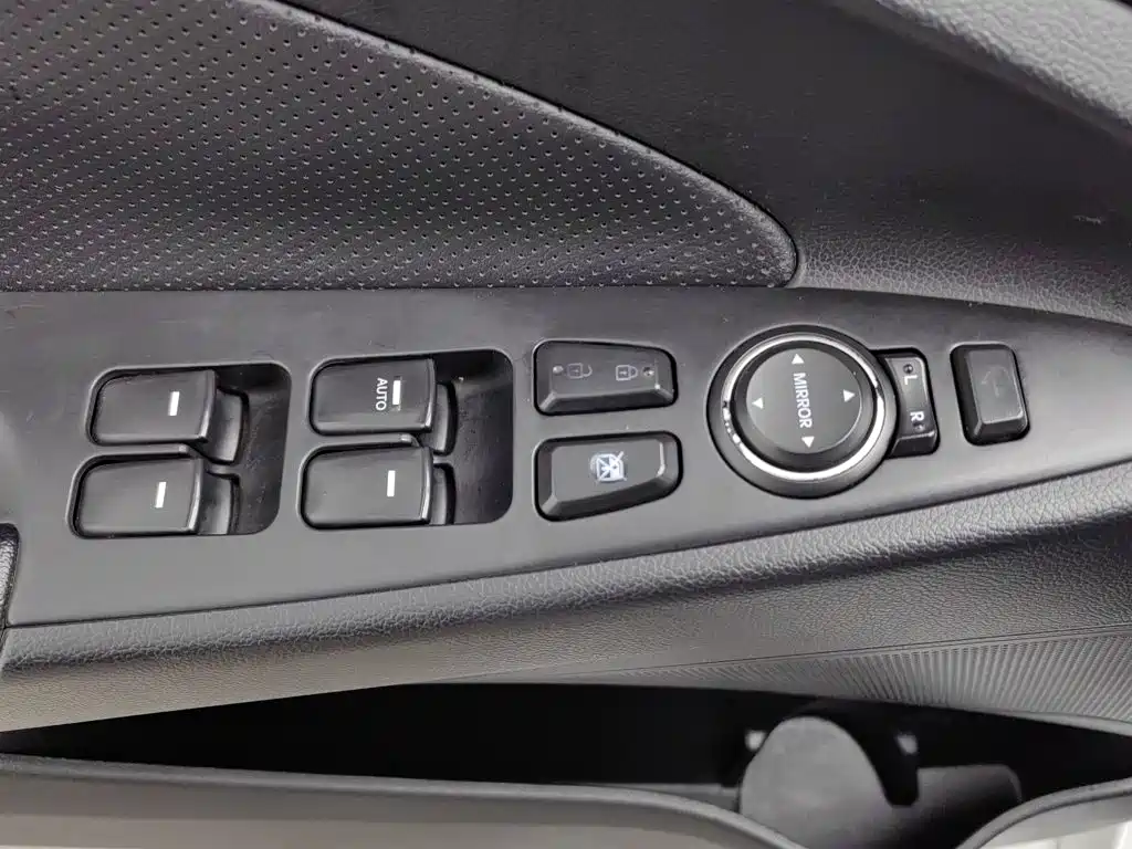 Hyundai Sonata — миниатюра 9