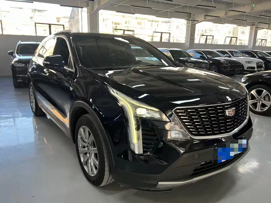 CADILLAC XT4