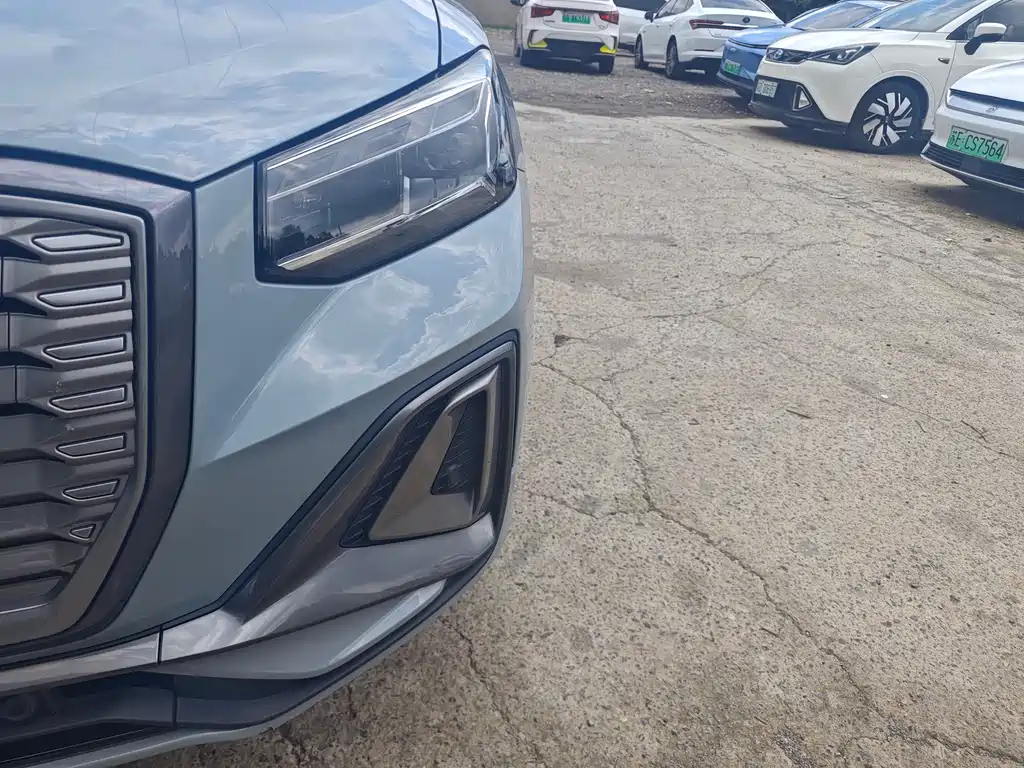 Audi Q2L e-tron — миниатюра 13