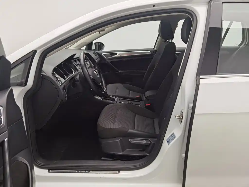 Volkswagen Golf — миниатюра 10