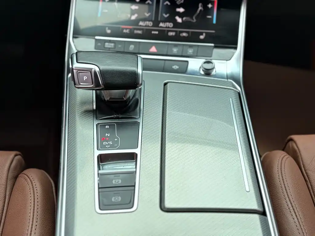 Audi A6L — миниатюра 12