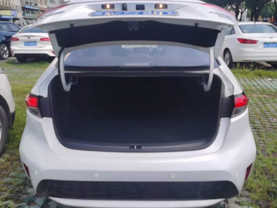 Toyota Levin 1.2 л 2022 г. Белый, пробег 36000 км