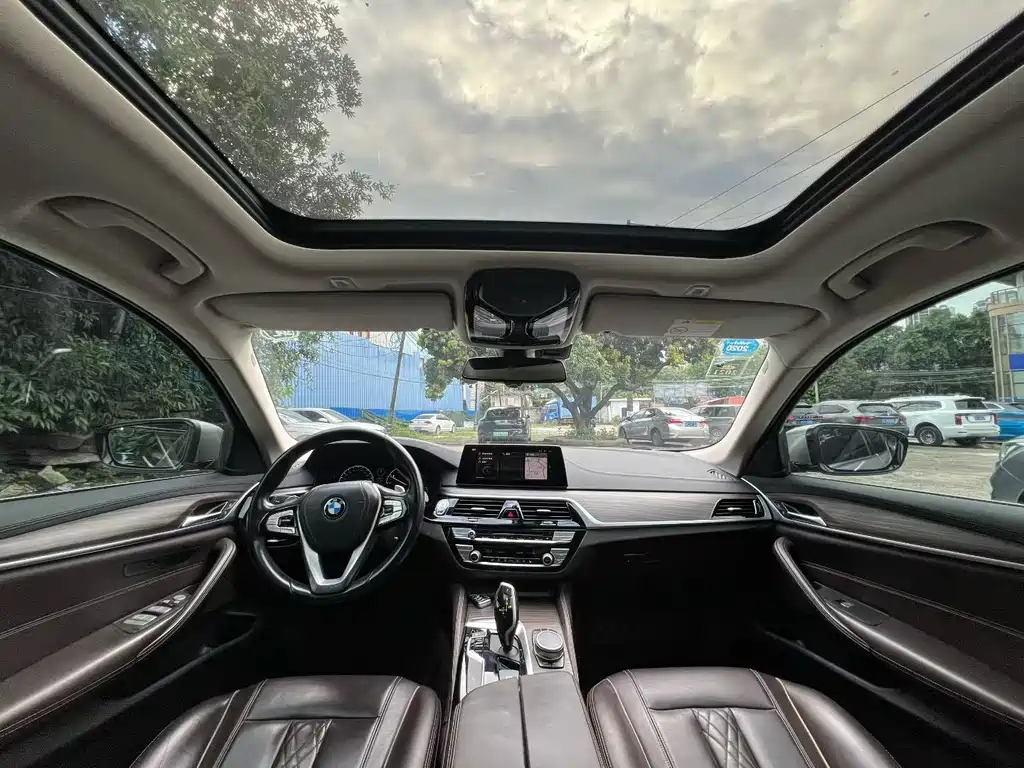 BMW 5 Series — миниатюра 5