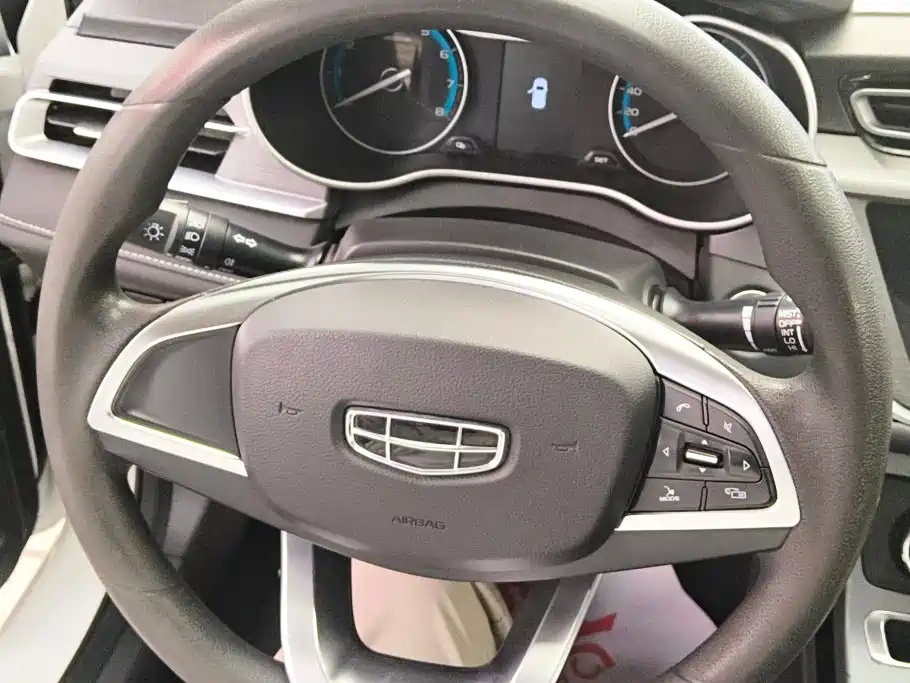 Geely Emgrand — миниатюра 15